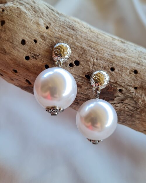 Orecchini Frida con perle in resina