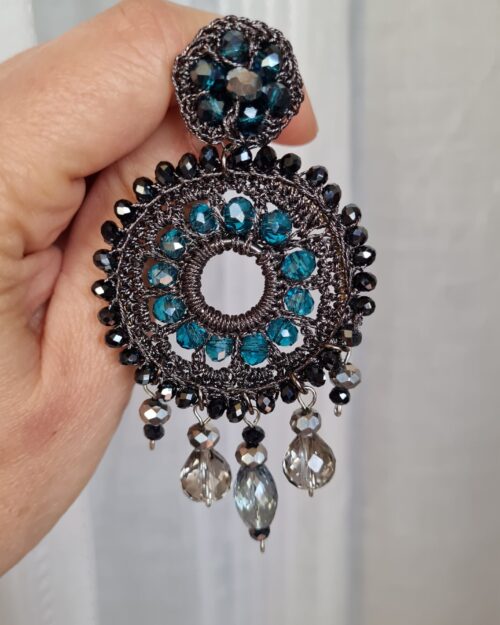 Orecchini pendenti Mandala neri e ottanio