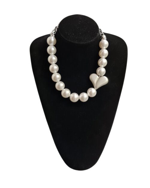Collana con perle e cuore color argento